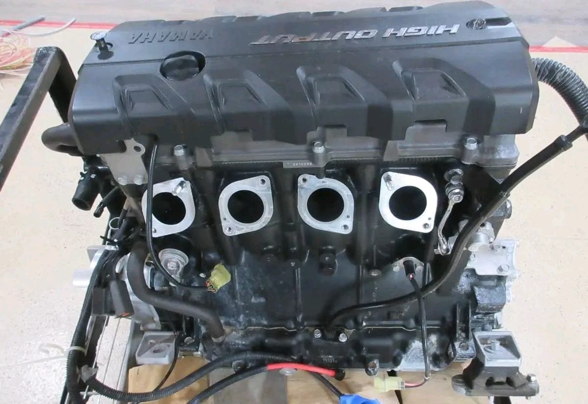 Yamaha marine 4-stroke inline 4 front view Yamaha 1.8L HO marine inline four engine front view pwc engine inc