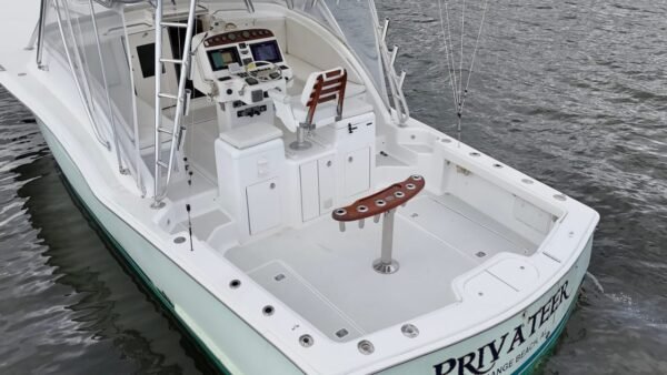 Out Island 38 Express Aft Fishing Cockpit