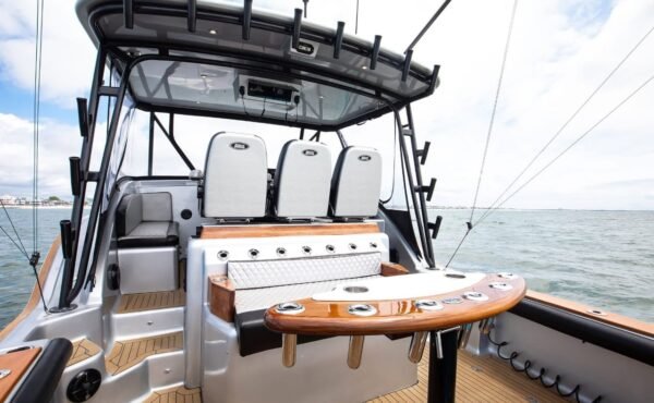Sea Dweller 36 Bolster Helm Seating