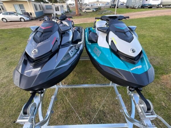 Sea-Doo GTR-X 300 RS and GTI 170 SE Front View