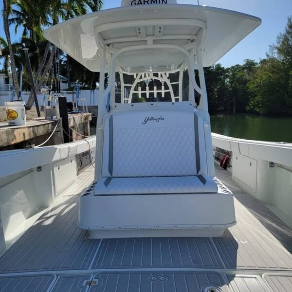 2013 Yellowfin 39 Bow Seating Area