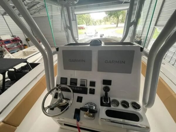 Cape Horn 32XS Captain Cockpit and Wheel