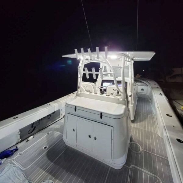 2013 Yellowfin 39 Offshore Cockpit Fishing Layout