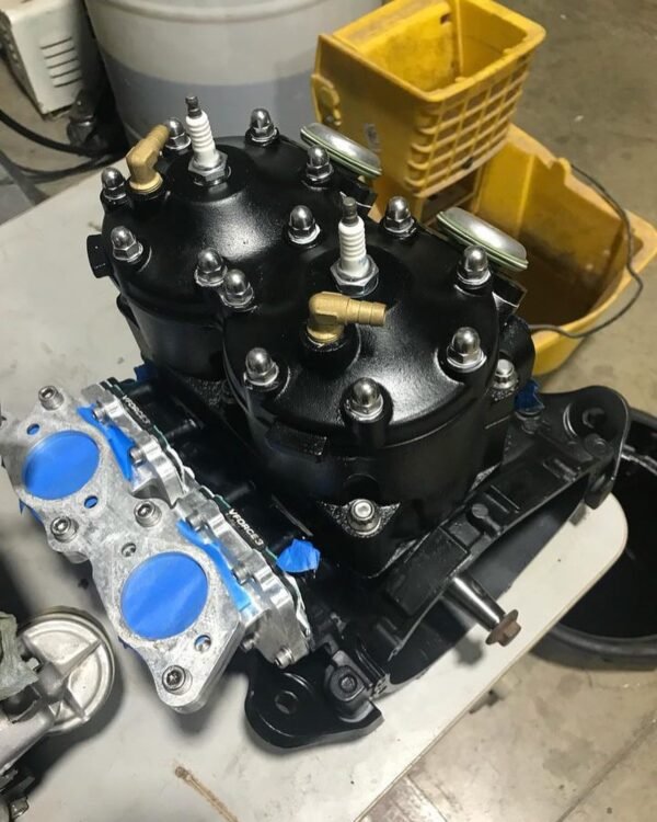 engine for jet ski TPE 946 Cylinder and Piston Detail