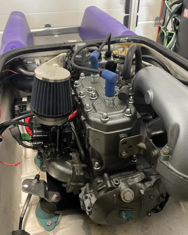 Kawasaki 750 SX Engine Close-Up