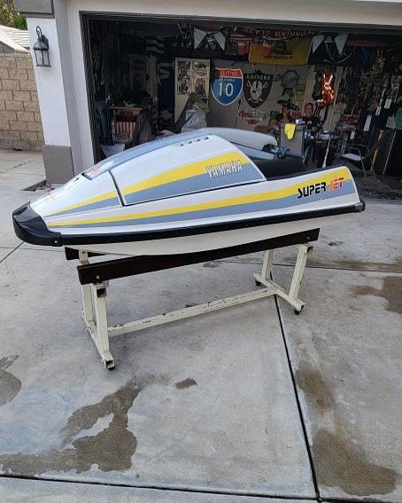 Yamaha SuperJet Square-Nose Front Angle