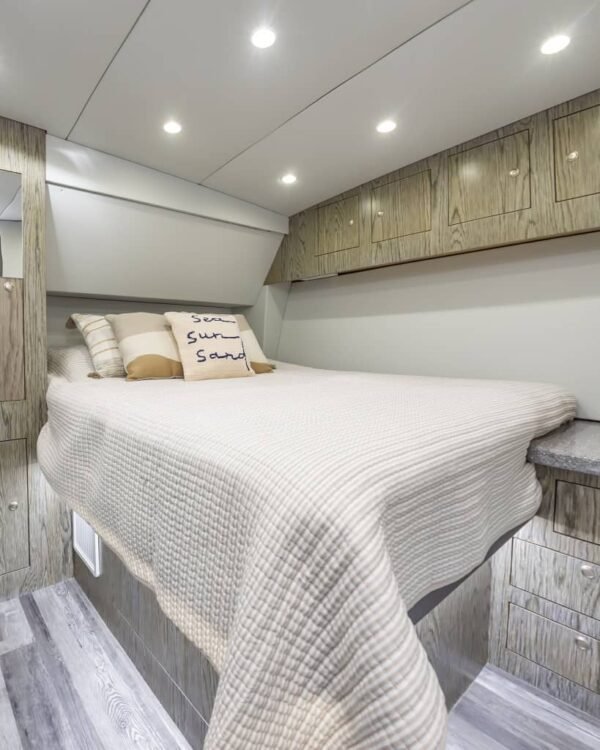 50′ Custom Carolina Sportfish Guest Stateroom