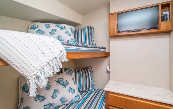 Guest Bunk Room on Henriques 50 Sportfisherman