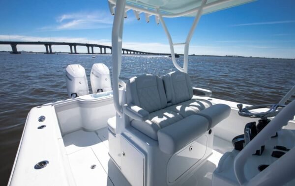 Yellowfin 32 Offshore Leaning Post Cockpit