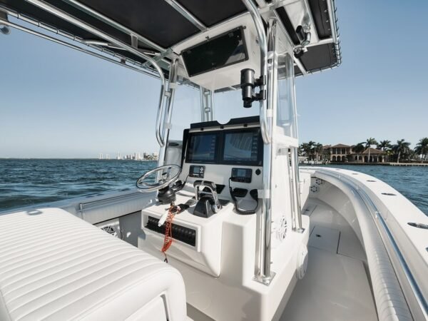 Livewells and Transom Area – Contender 32 ST