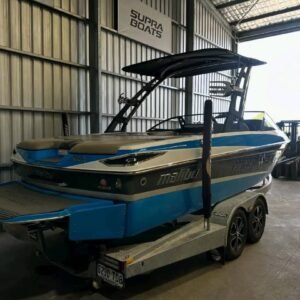 Malibu VLX Wake Boat Full View