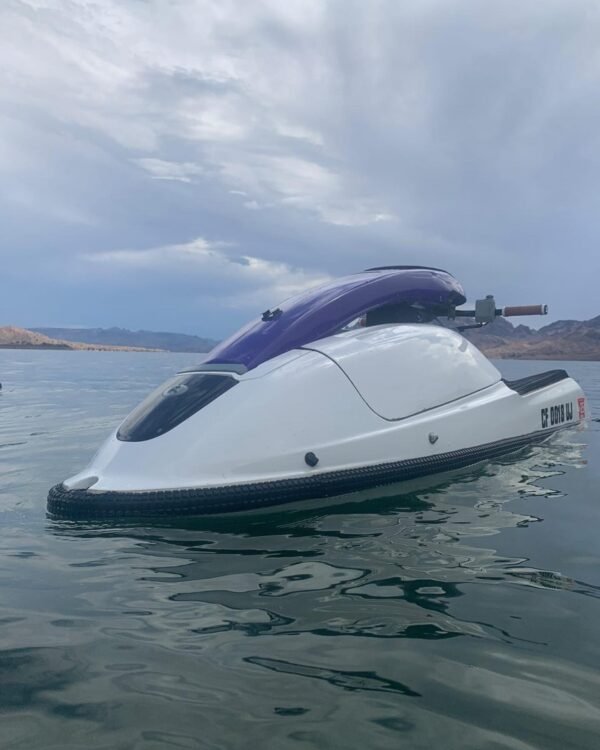Kawasaki 750SXI On-Water Running Shot