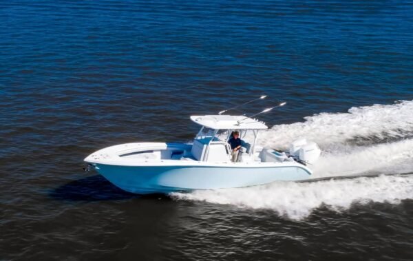 Yellowfin 32 Offshore Running Offshore