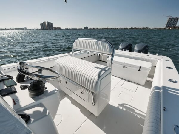 Outriggers Deployed – Contender 32 ST