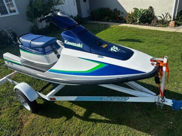 Kawasaki 650 TS Seat and Handlebar View 2 seater jet ski