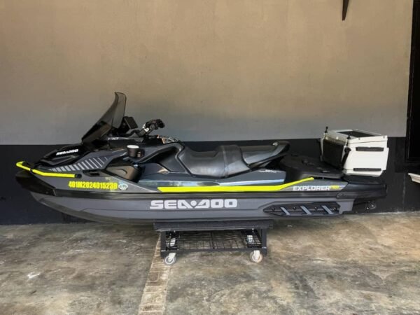 Sea-Doo 325 HP Starboard Side Profile