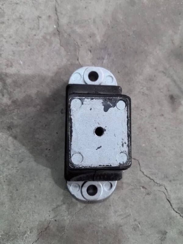 Yamaha WaveBlaster engine pin supports