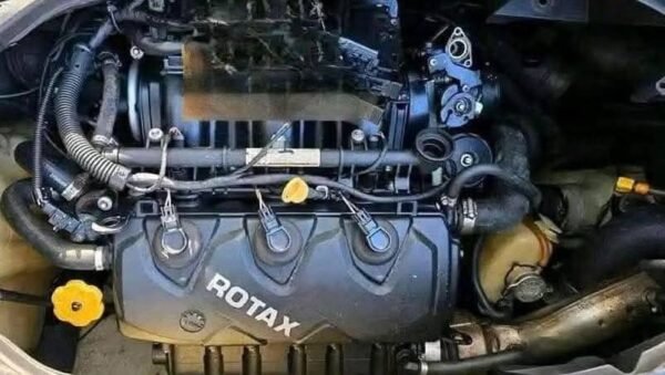 jet ski engine top view cylinder head and intake area