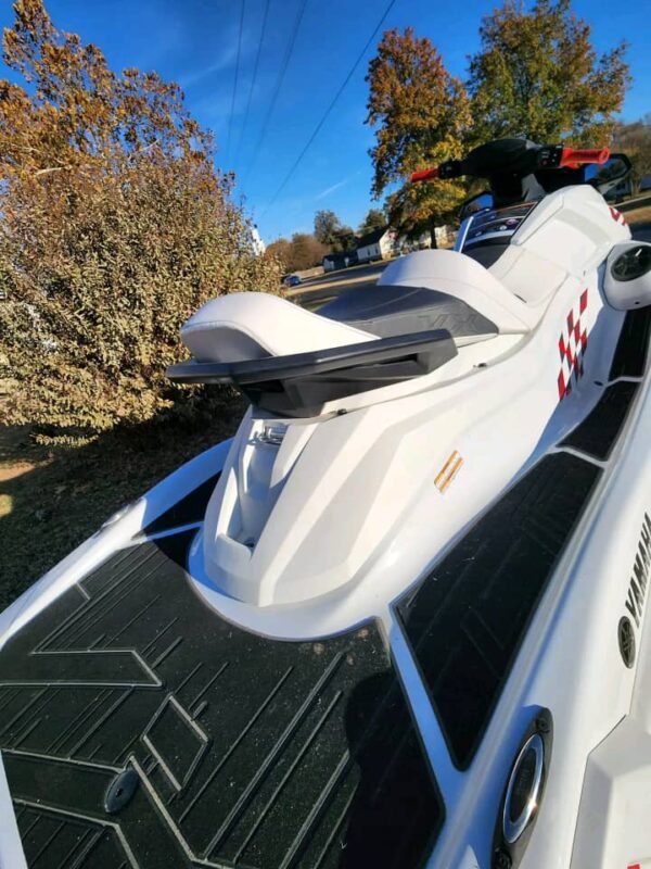 Leather seats on 2022 Yamaha VX Limited HO jet ski with trailer