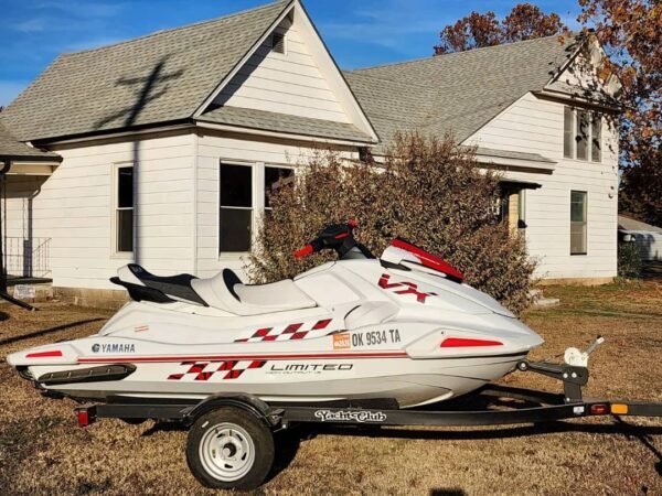 Side profile of 2022 Yamaha VX Limited HO jet ski